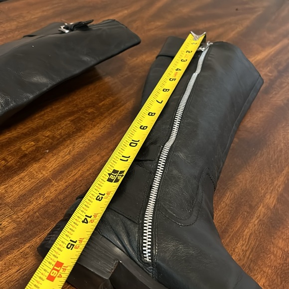 Michael Kors zip up boots.. - Picture 6 of 8